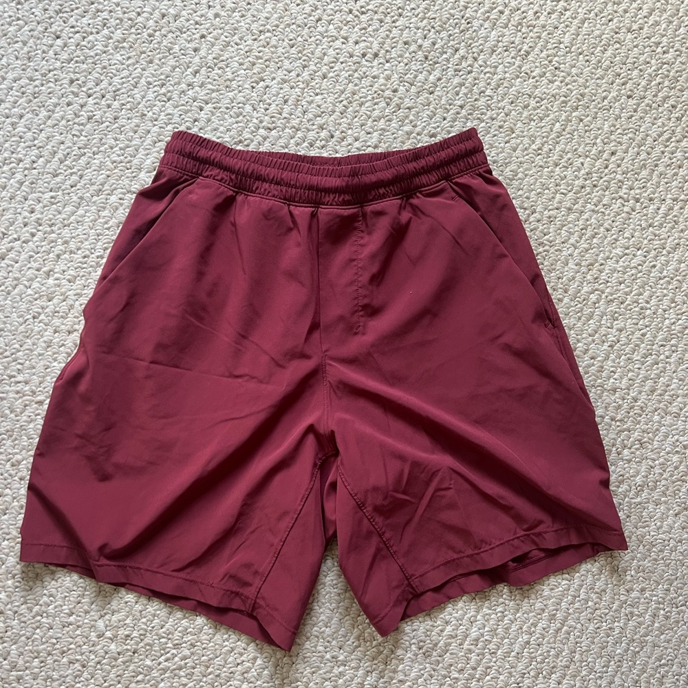 Men’s Lululemon Pacebreaker Linerless Shorts 7” inseam size small